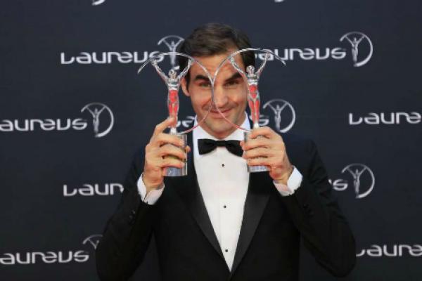Federer đoạt cú đúp và lập kỷ lục ‘Oscar Thể thao’