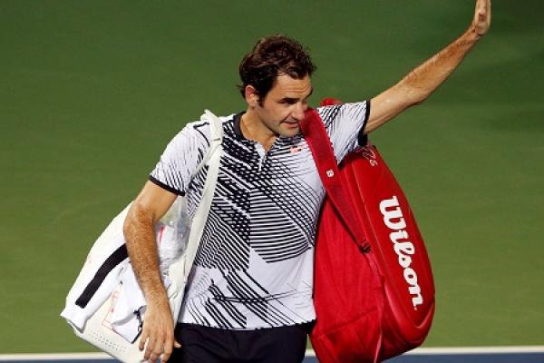 Federer dừng bước ở vòng hai Dubai Championships