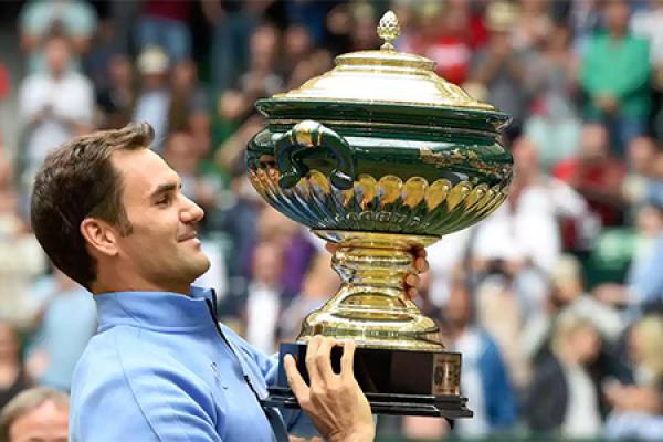 Federer xử đẹp Zverev, lần thứ chín vô địch Halle