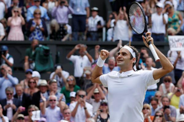 Federer: 'Tôi sẽ trở lại và bảo vệ Wimbledon vào năm sau'